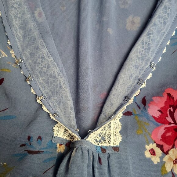 White House Black Market ~ Sz 8 ~ Hook and Eye Closure Blouse / Top ~ Excellent - Picture 6 of 8